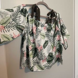 NWOT off the shoulder Palm print crop top
